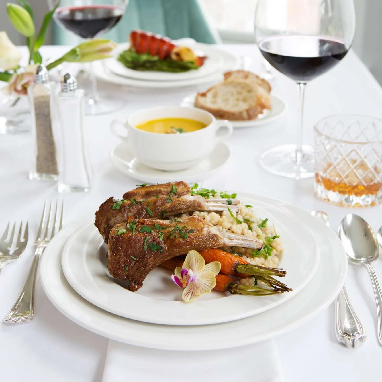 How to Set a Formal Table: The Complete Guide for Restaurants and Hotels